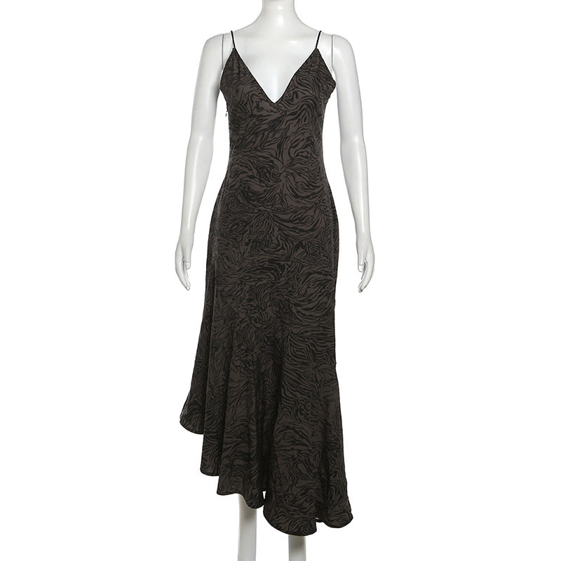 Wintermode: Sexy Trägerkleid mit V-Ausschnitt, tiefem Ausschnitt, figurbetonter Schnitt und Retro-Design für Damen