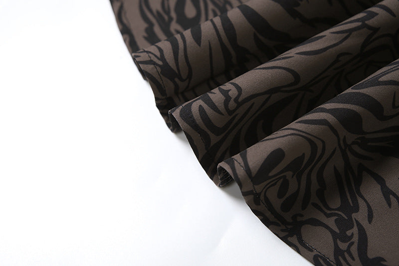 Wintermode: Sexy Trägerkleid mit V-Ausschnitt, tiefem Ausschnitt, figurbetonter Schnitt und Retro-Design für Damen