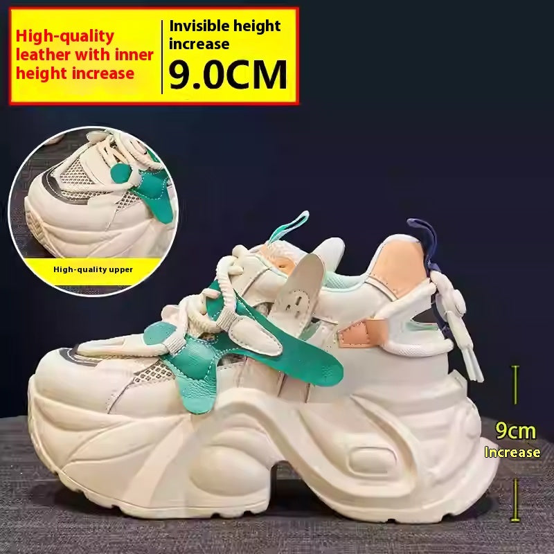 Freizeitschuhe mit Mesh-Oberfläche und Aussparungen, die die Körpergröße erhöhen