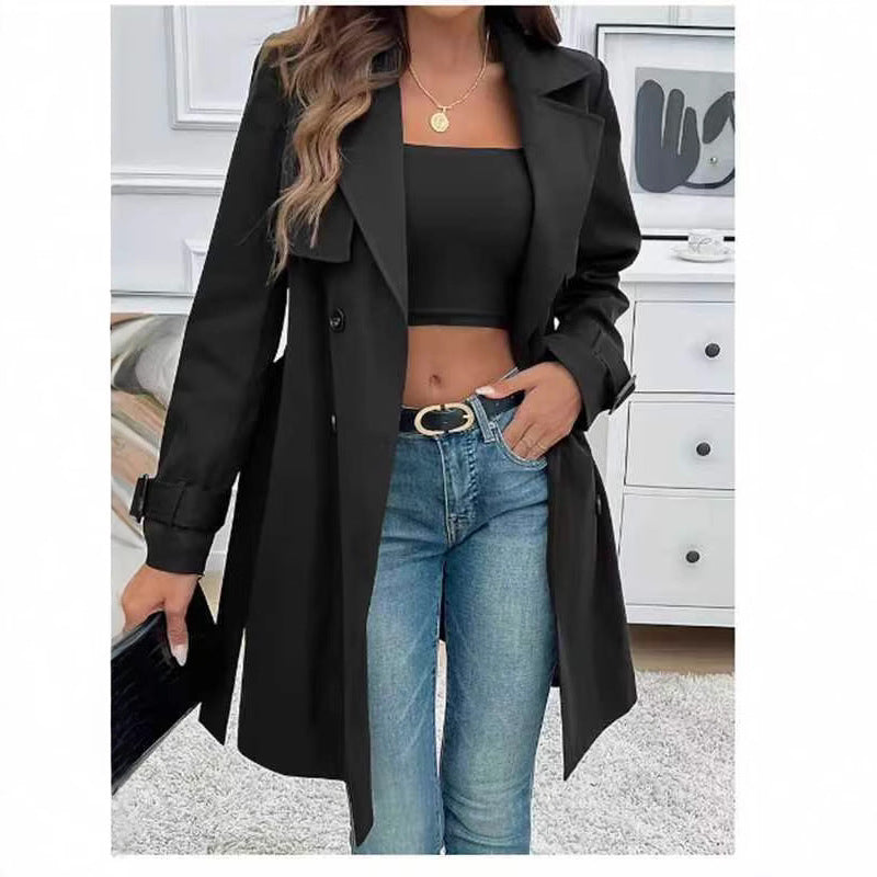 taillierter Damen-Anzug mit Jacke