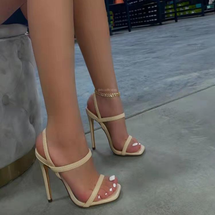 Modische Damenschuhe mit geradem Riemen aus PU